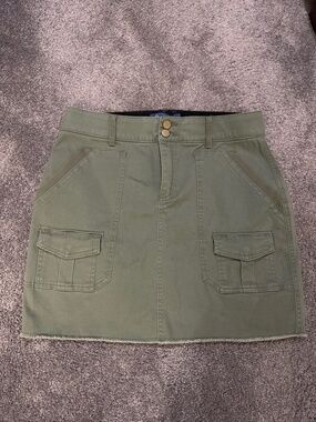 Democracy “Ab” solution cargo lily pad green skirt size 8